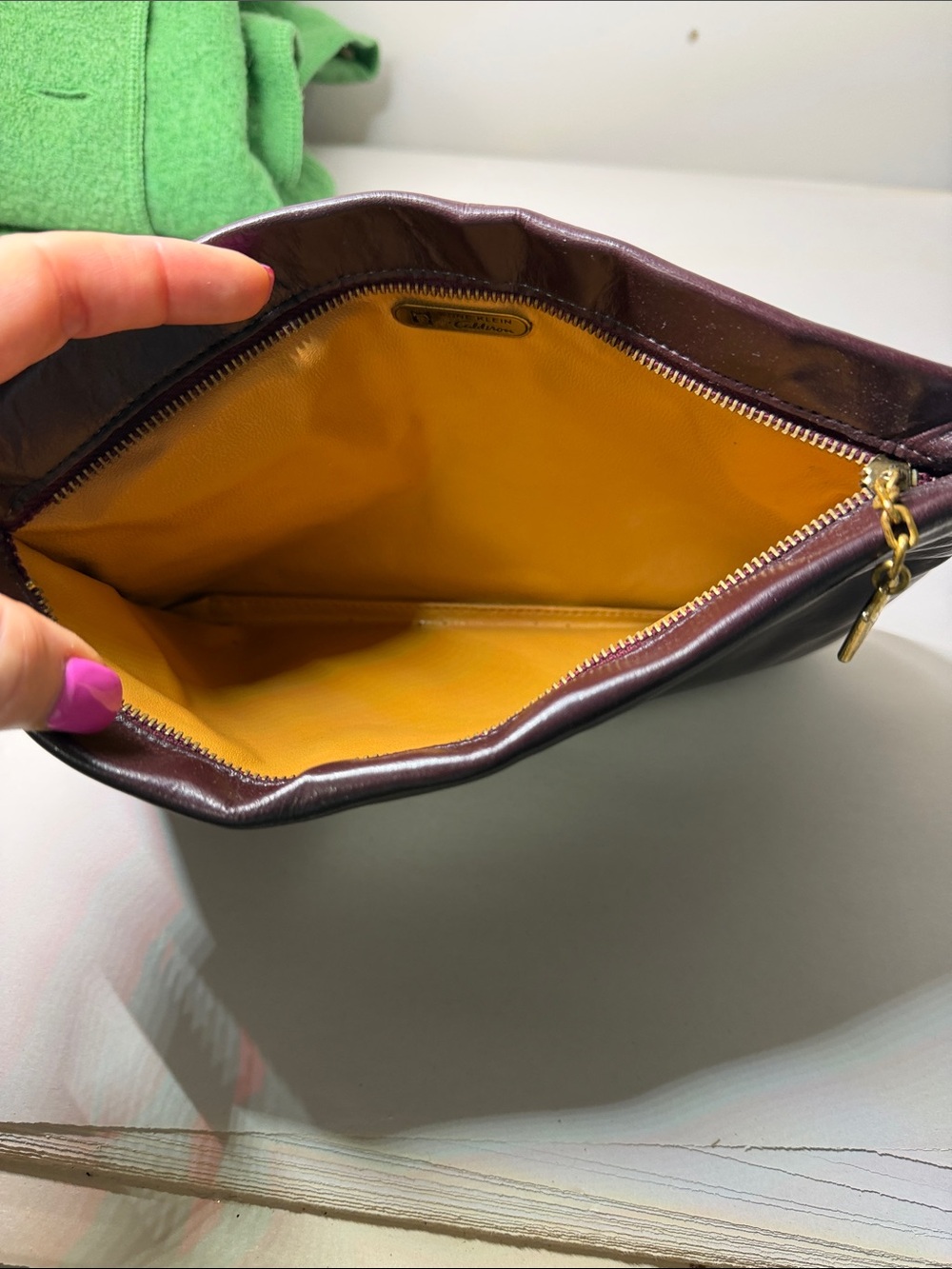 Vintage Anne‎ Klein Burgundy Leather Zip Clutch with Gold Accent - Picture 3 of 5